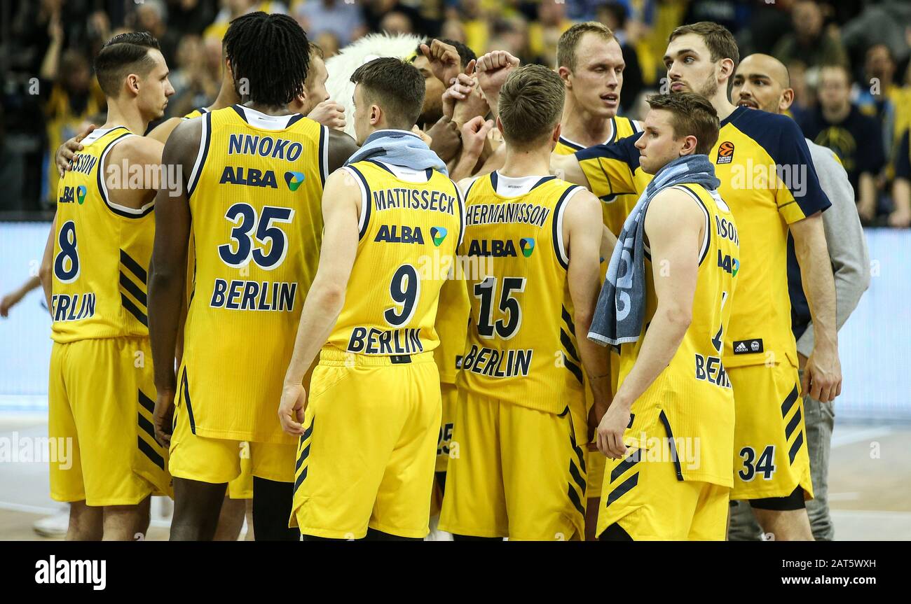 Berlin, Germany. 30th Jan, 2020. Basketball: Euroleague, Alba Berlin - Fenerbahce Istanbul, main round, 22nd matchday, Mercedes Benz Arena. ALBAs Marcus Eriksson (l-r), Landry Nnoko, Jonas Mattisseck, Martin Hermannsson, Luke Sikma, Makai Mason, Tyler Cavanaugh and Stefan Peno stand together disappointed after the defeat. Credit: Andreas Gora/dpa/Alamy Live News Stock Photo