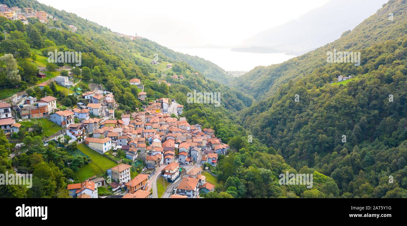 View of an italian village hi-res stock photography and images - Alamy