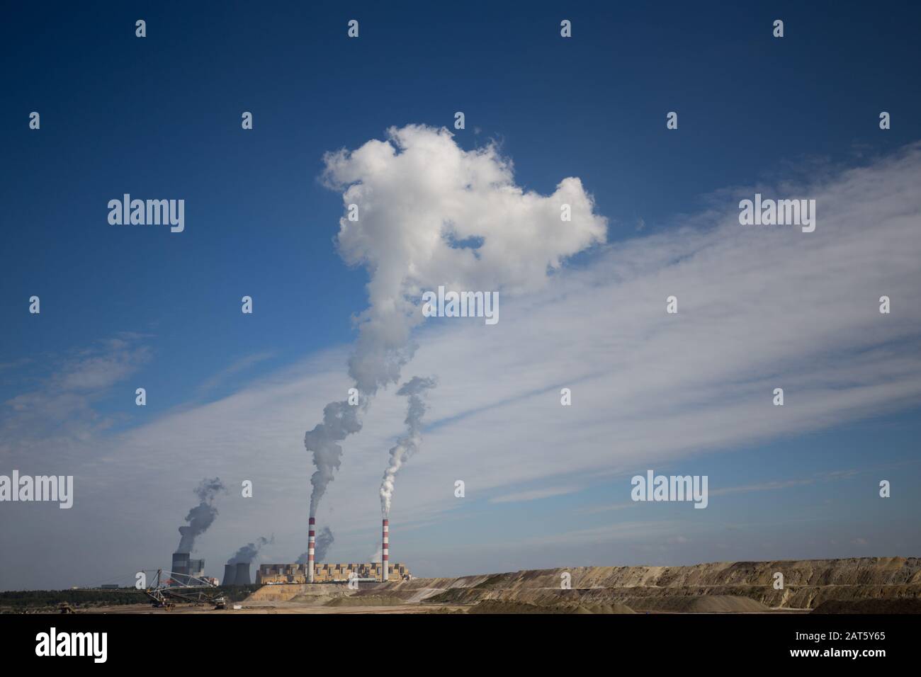 POLAND, BELCHATOW 3 March 2019 smoking chimneys of the Belchatow power plant Stock Photo Alamy