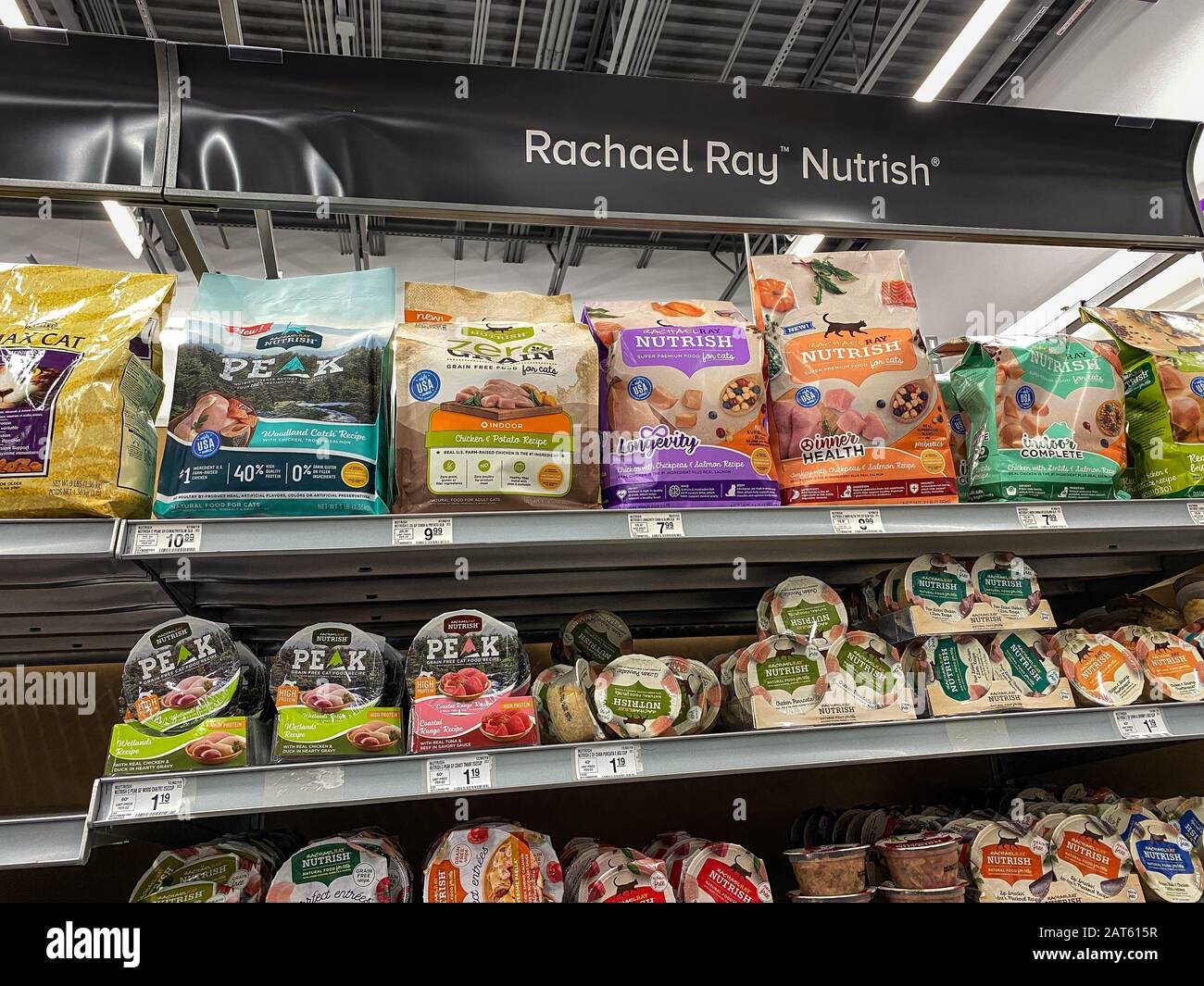 Orlando, FL/USA-1/29/20: A display of Rachael Ray Nutrish Grain Free Cat Food at a Petsmart Superstore ready for pet owners to purchase for their pets Stock Photo