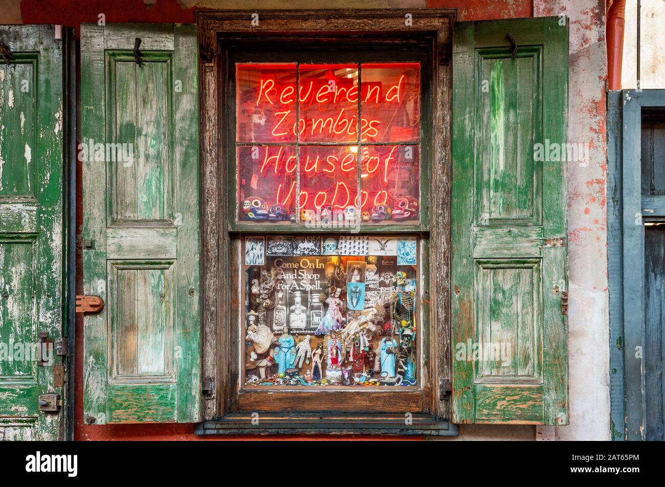 Voodoo shop hi-res stock photography and images - Alamy