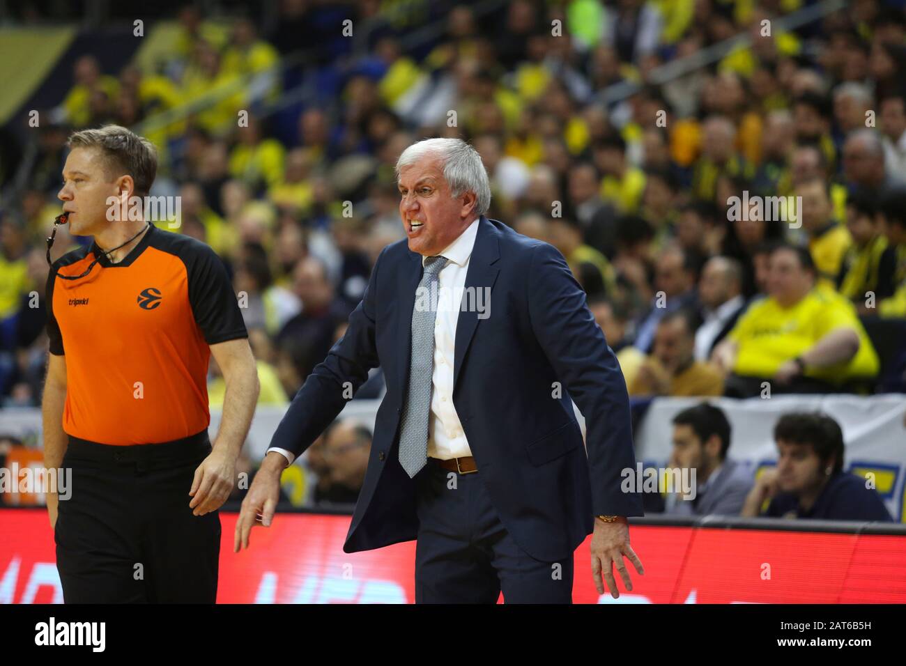 ISTANBUL / TURKEY - JANUARY 16, 2020: Referee Damir Javor and coach Zeljko  Obradovic during EuroLeague 2019-20 Round 20 basketball game between  Fenerbahce and Barcelona Stock Photo - Alamy
