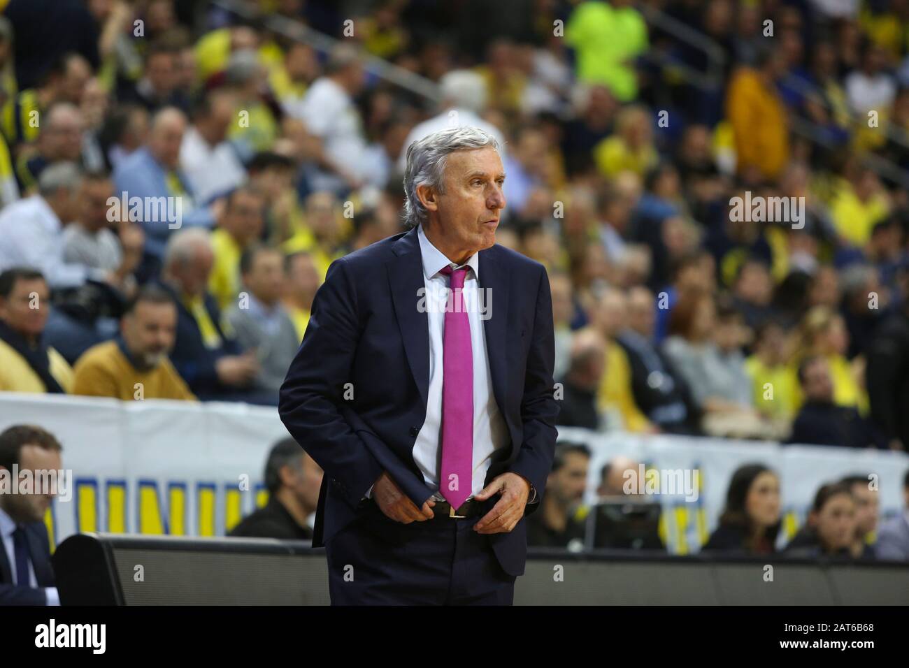 ISTANBUL / TURKEY - JANUARY 16, 2020: Coach Svetislav Pesic during EuroLeague  2019-20 Round 20 basketball game between Fenerbahce and Barcelona Stock  Photo - Alamy