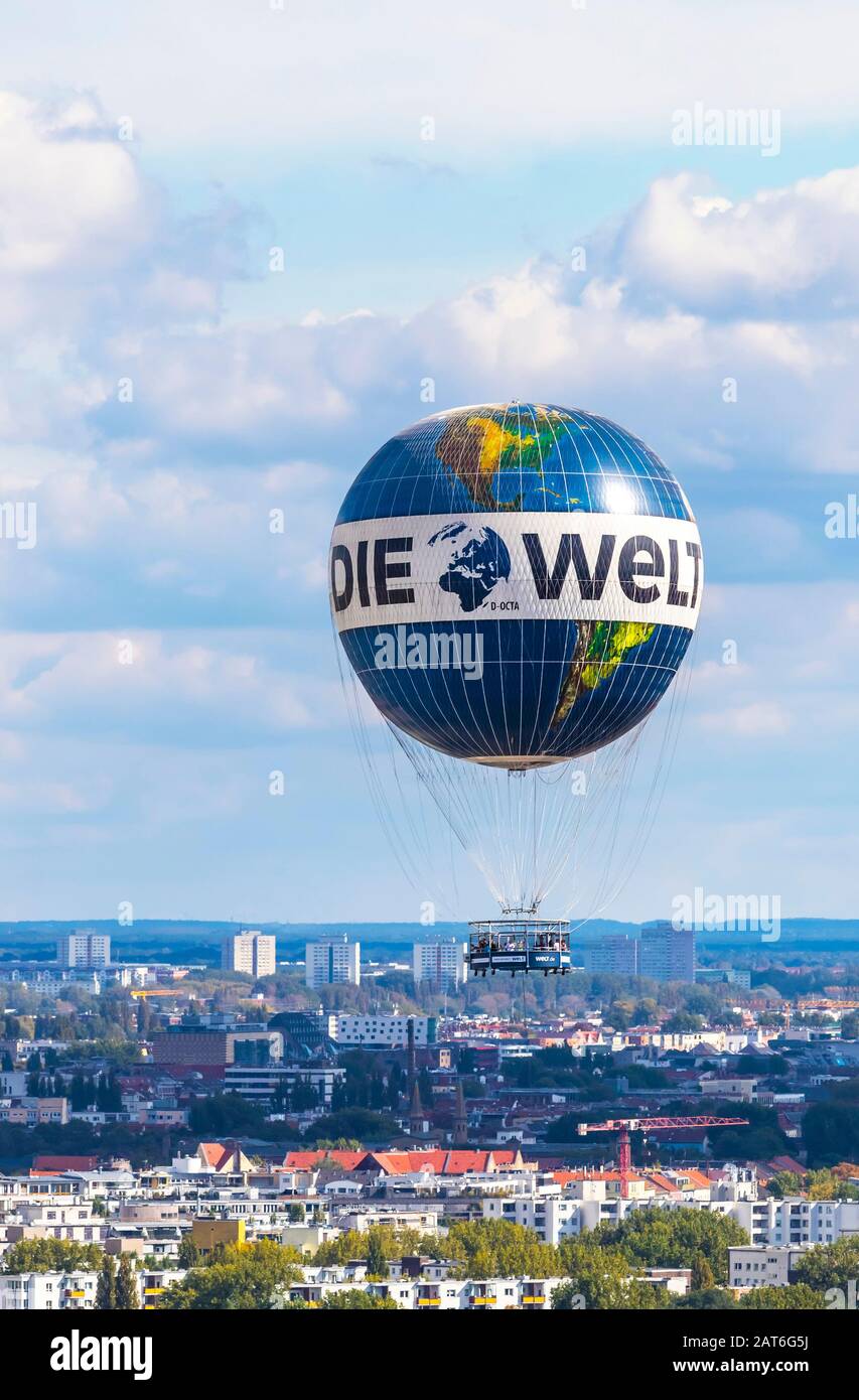 Berlin, Germany - September 22, 2017: Welt Balloon - one of the worlds  biggest helium balloons in the sky above Berlin city. Popular tourist  attractio Stock Photo - Alamy