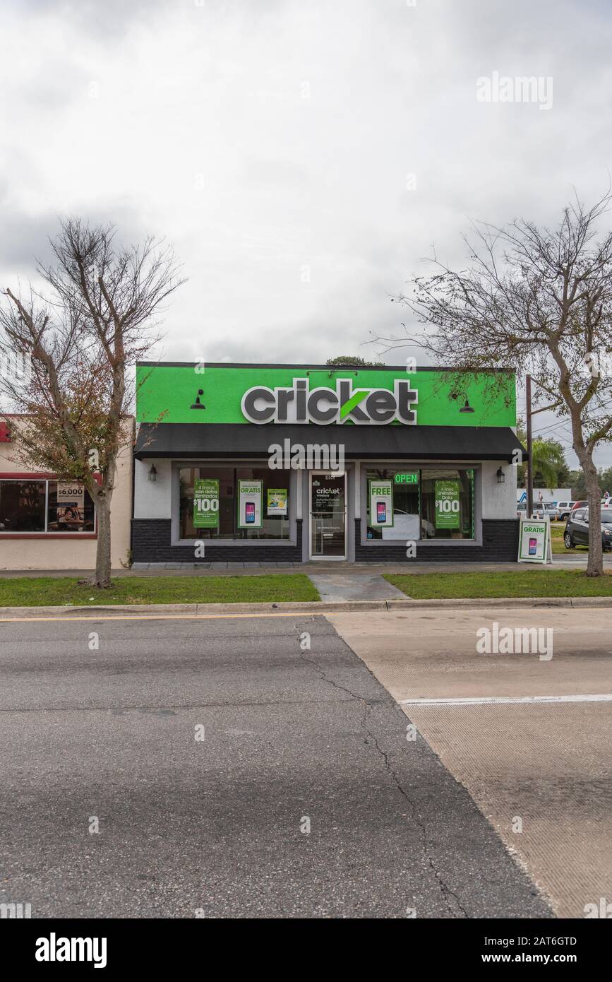 Cricket Cell Phone Wireless Retailer Stock Photo Alamy