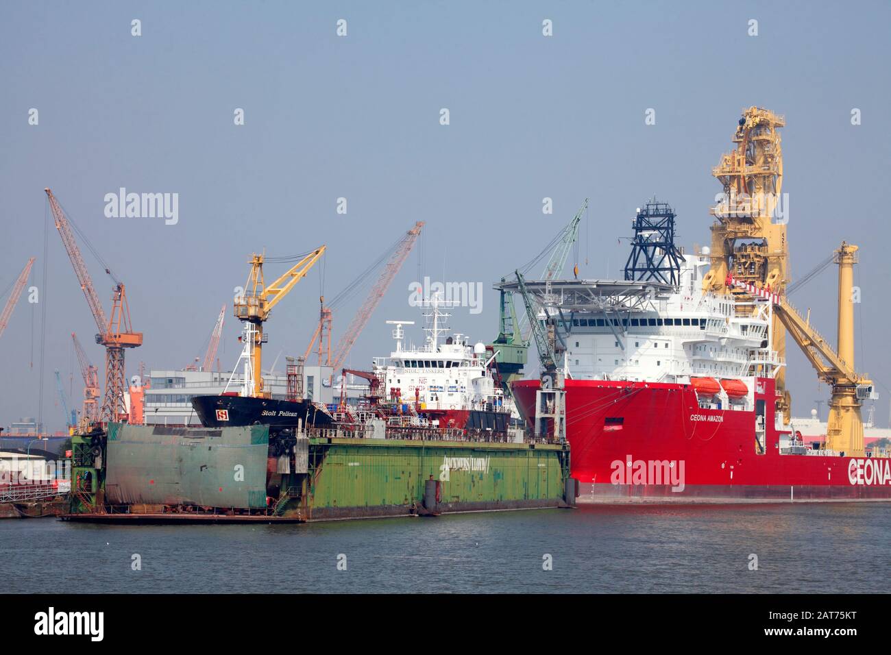 Bremerhaven dock hi-res stock photography and images - Page 3 - Alamy