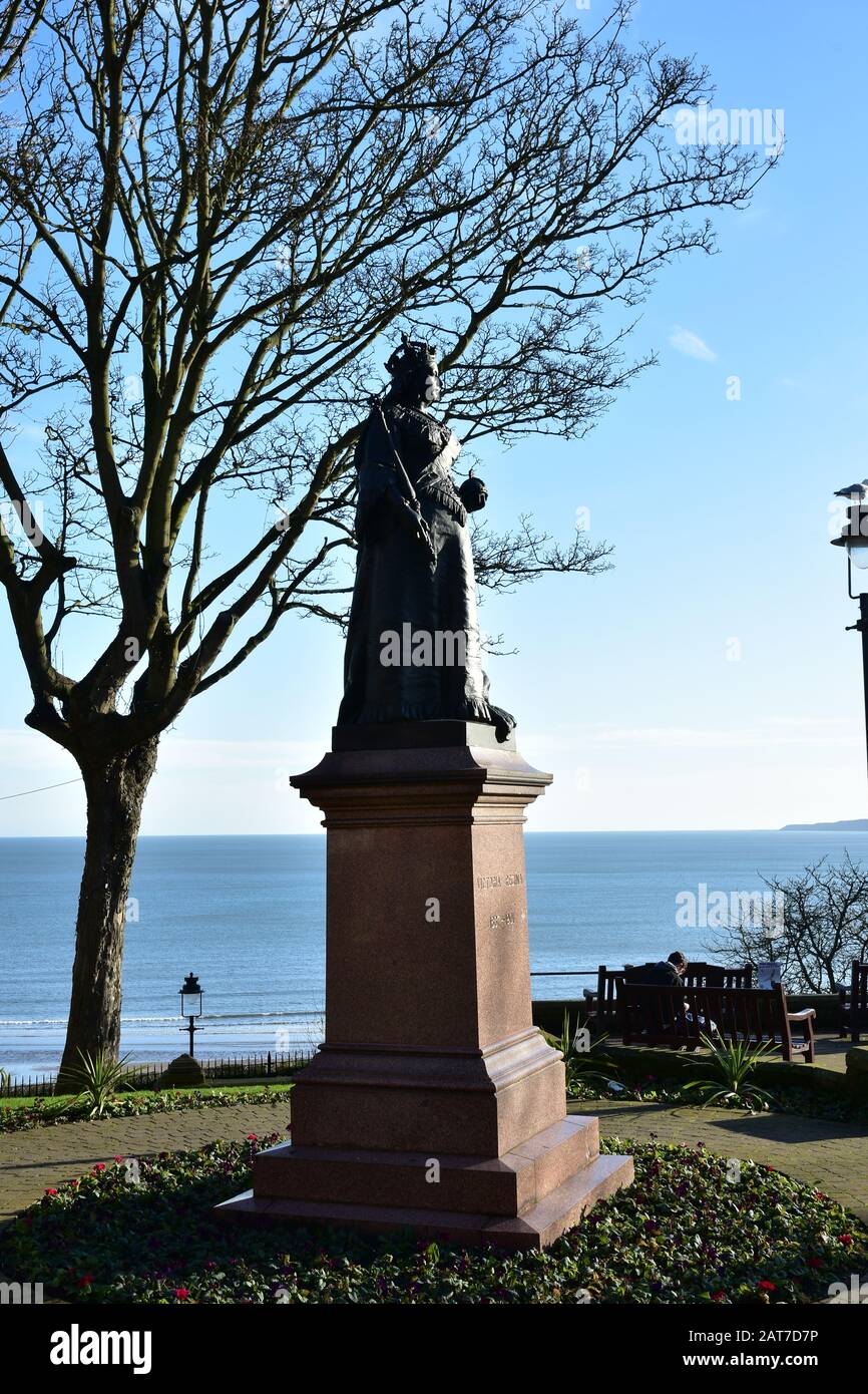 Statue of Queen Victoria, South Shore , Scarborough Stock Photo Alamy