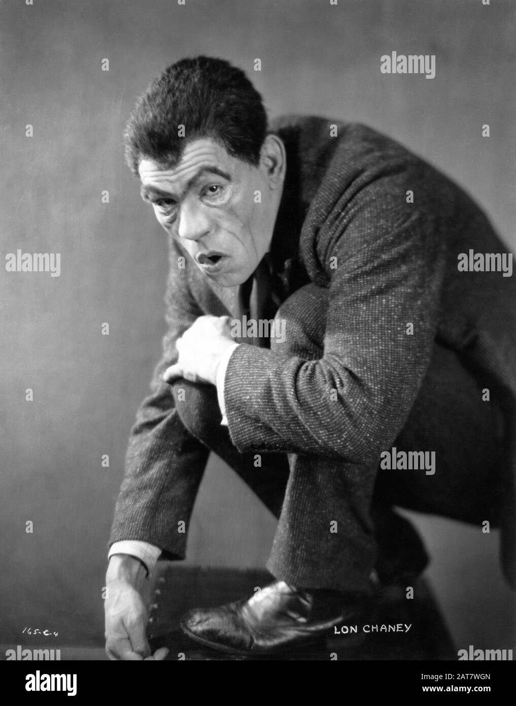 LON CHANEY Portrait as The Ape Man in A BLIND BARGAIN 1922 director WALLACE WORSLEY Lost Silent Movie Goldwyn Pictures Corporation Stock Photo