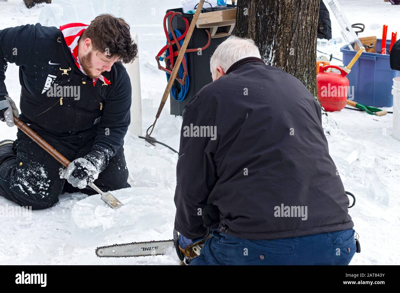 Chainsaw carving competition hi-res stock photography and images - Alamy