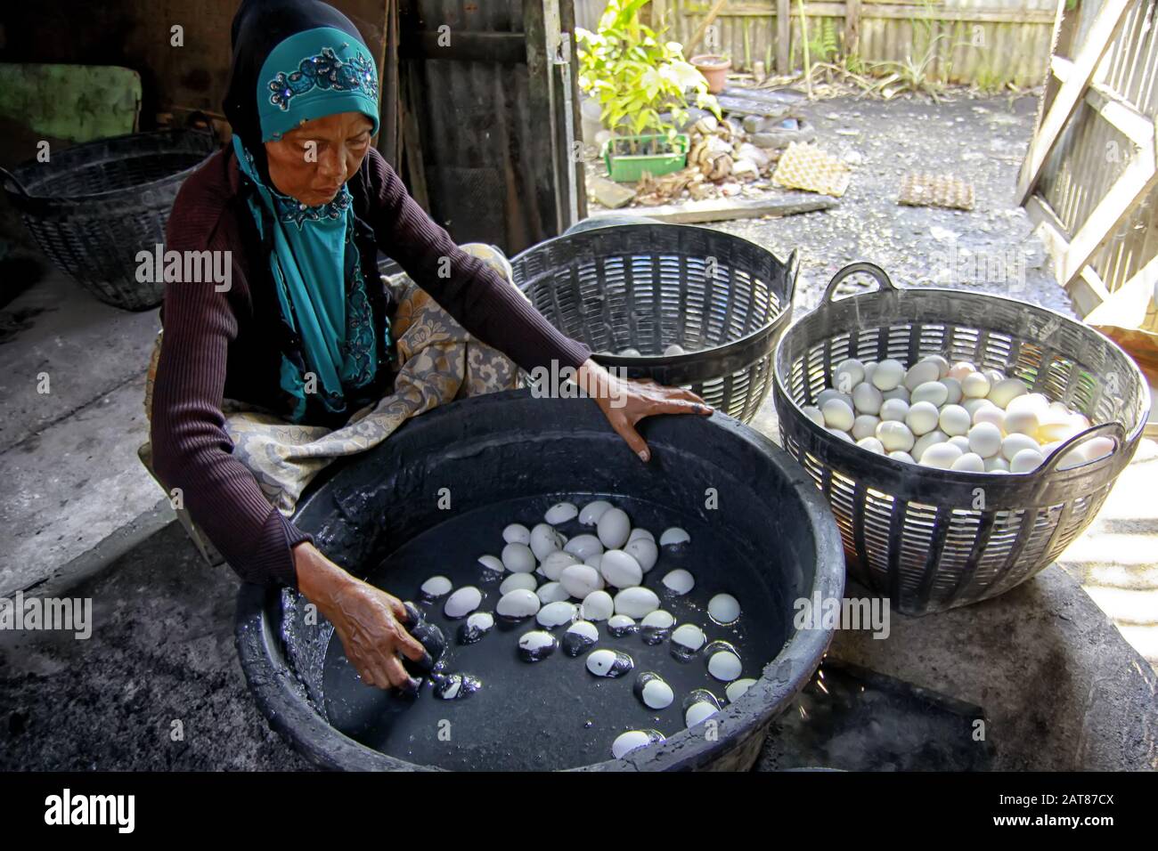 Meulaboh, Aceh, Indonesia. 19th Jan, 2020. A worker in the process 