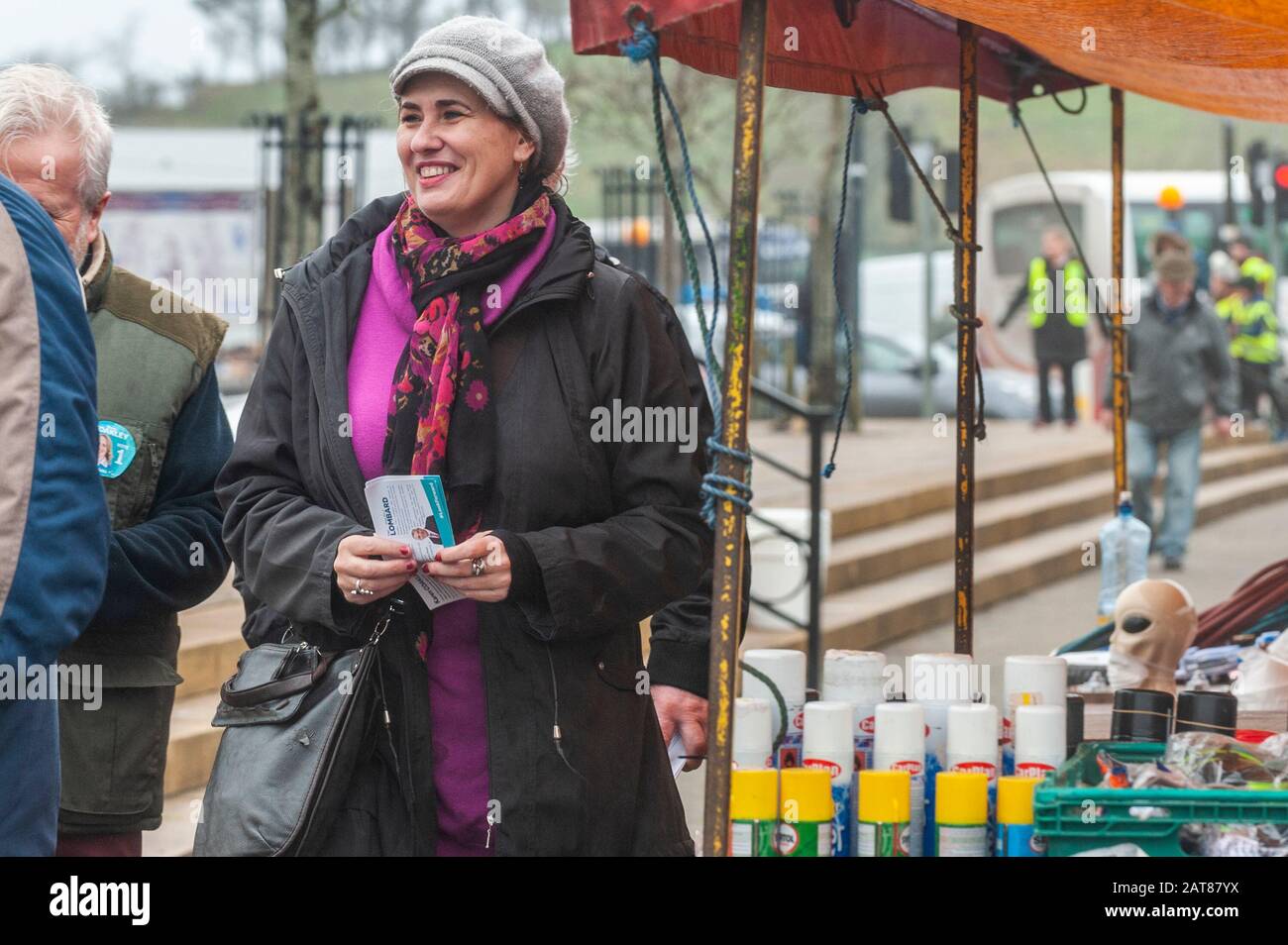 Bantry, West Cork, Ireland. 31st Jan, 2020. Bantry Friday Market was a hive of activity today with 4 general election candidates canvassing the locals. Karen Coakley (FG) was out and about canvassing with her team. Credt Credit: Andy Gibson/Alamy Live News Stock Photo