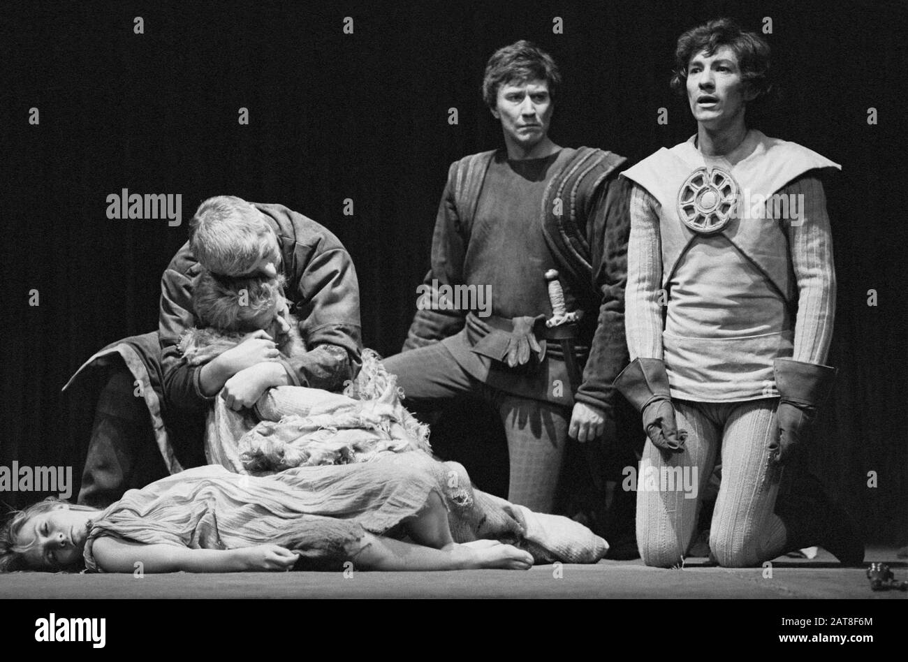 Sharon Duce (Cordelia), John Woodvine (Kent), Robert Eddison (King Lear), Robin Ellis (Albany) and Ian McKellen (Edgar) in KING LEAR by Shakespeare directed by David William for The Actors Company in 1974, touring in the UK and at the Brooklyn Academy of Music (BAM) in New York. Sir Ian Murray McKellen, born 1939, Burnley, England. English stage and film actor. Co-founder of Stonewall, gay rights activist, knighted in 1990, made a Companion of Honour 2007. Stock Photo