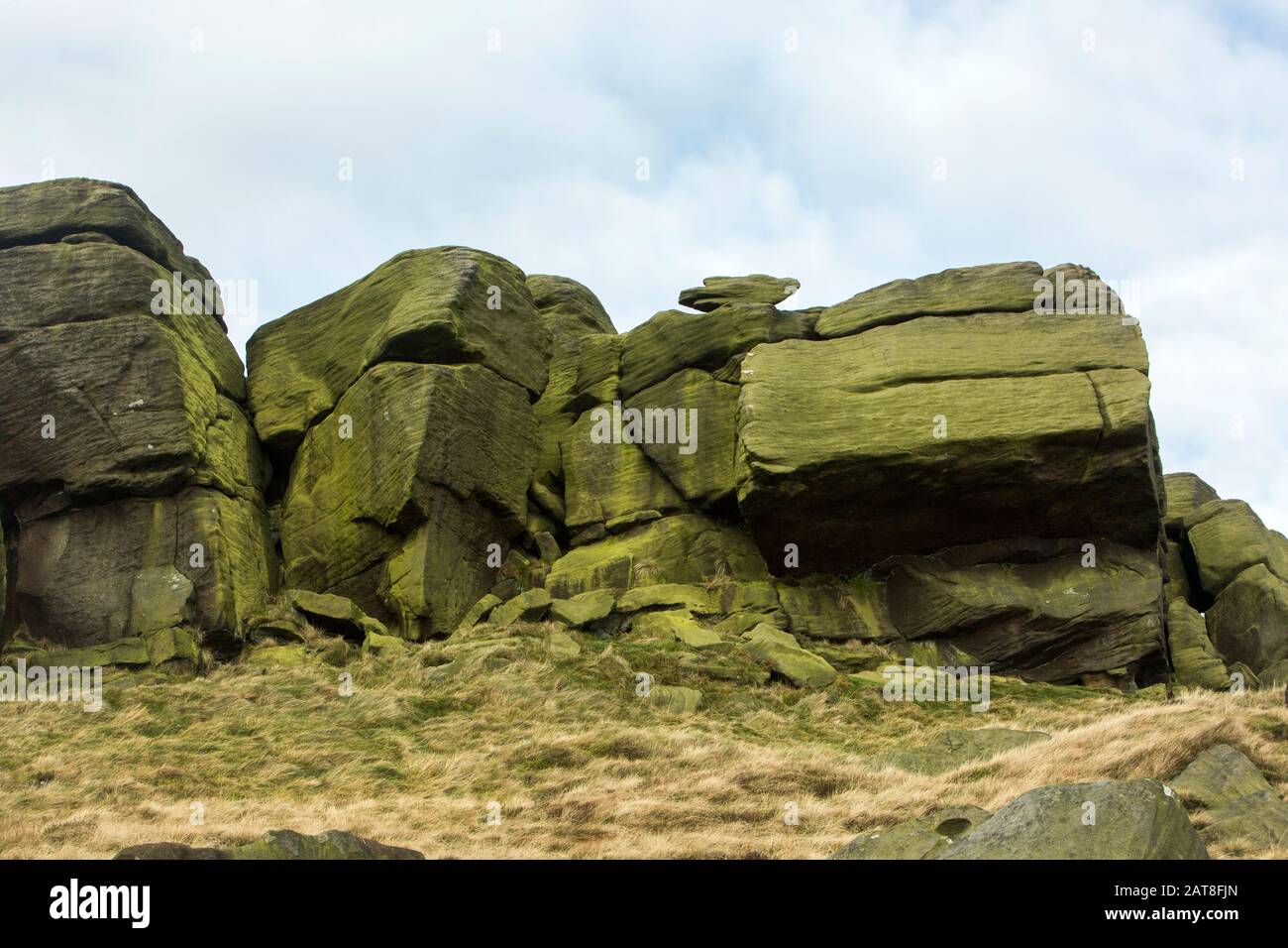 Edale Rocks on the Pennine Way on the edge of Kinder Scout in the Peak District in Derbyshire Stock Photo