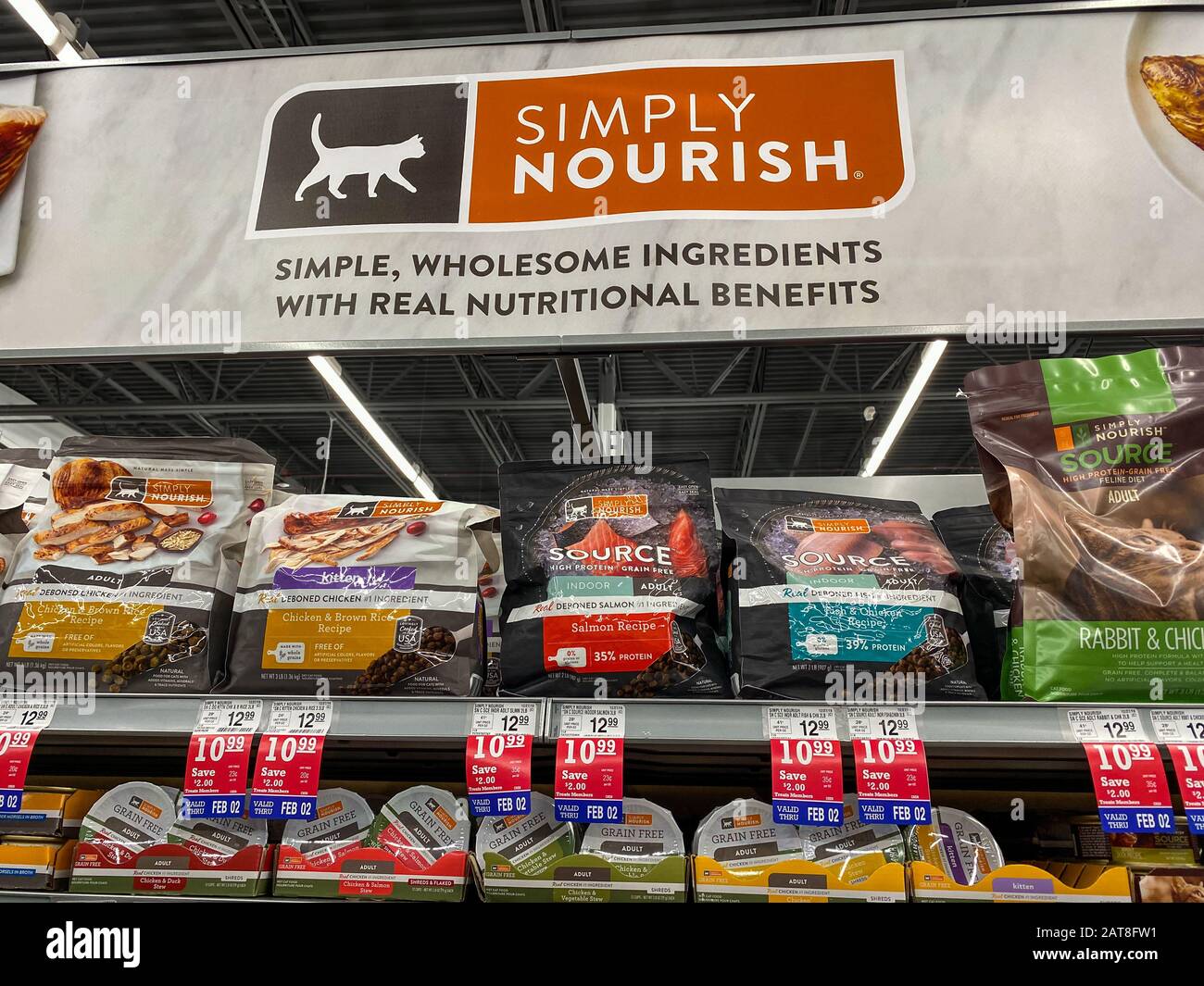Orlando, FL/USA-1/29/20: A display of Simply Nourish Cat Food at a Petsmart Superstore ready for pet owners to purchase for their pets. Stock Photo