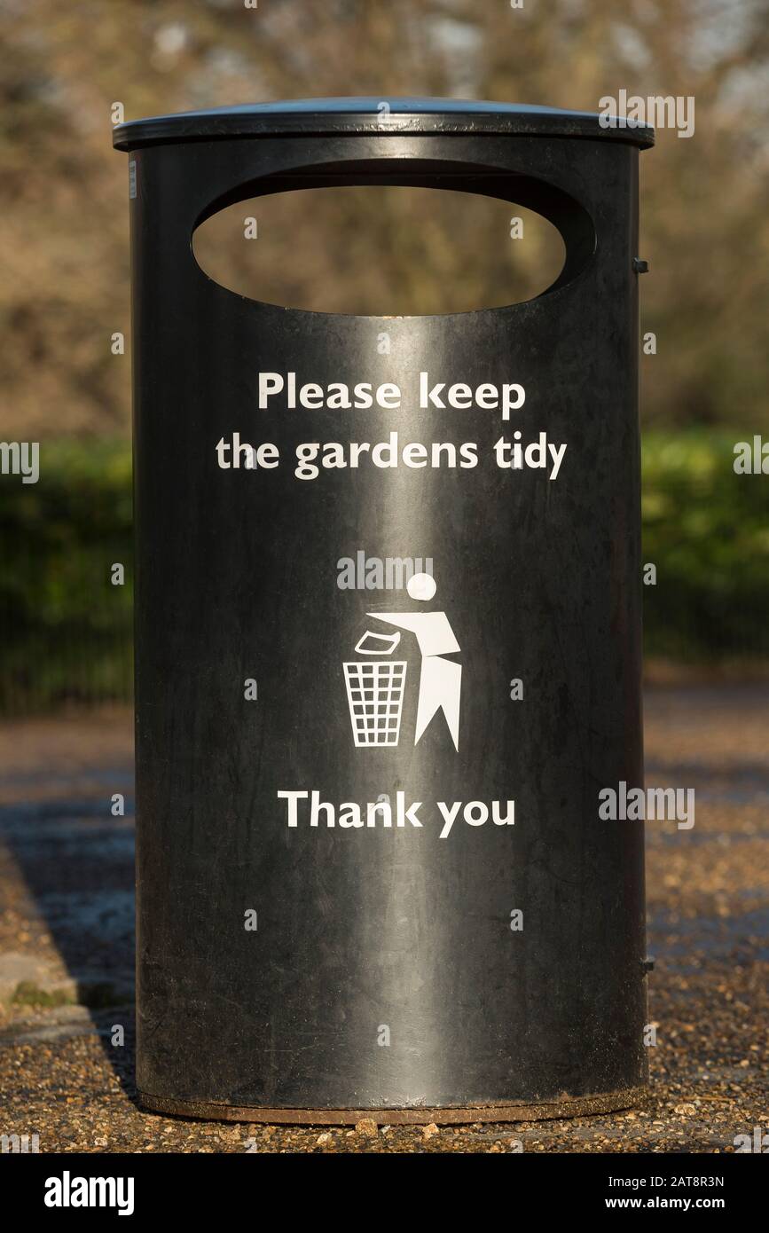 Public rubbish / litter bin in a park Stock Photo Alamy
