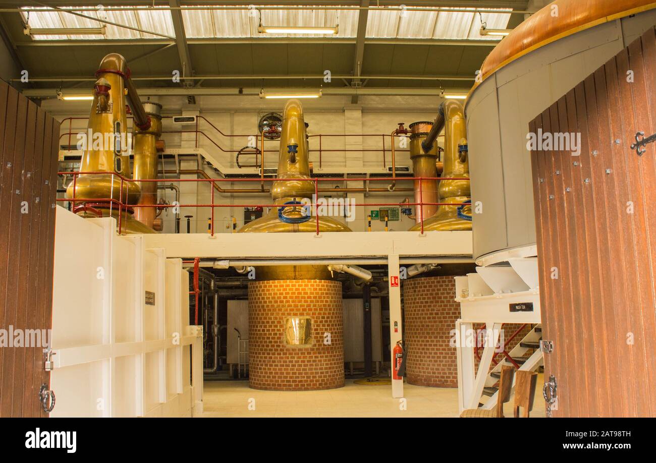 Copper Stills With Boil Bulbs Which Increases the Amount of Copper Availability in Glengoyne Distillery, Single Malt Scotch Whisky Stock Photo