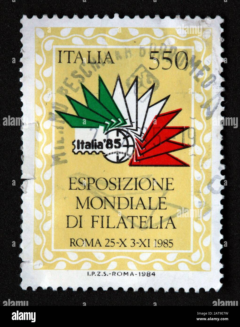 Italian stamp, poste Italia used and franked stamp, Italia 550lire Italia85 Esposizione mondiale di Filatelia - Roma 25-X 3-XI, 1985 Stock Photo