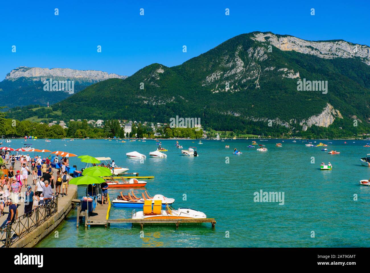People having fun on Lake Annecy, Europe's cleanest lake, in Haute-Savoie department, France Stock Photo
