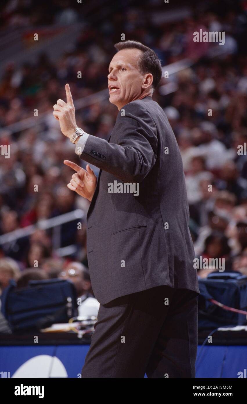 Doug Collins, Head coach of the Detroit Pistons Stock Photo