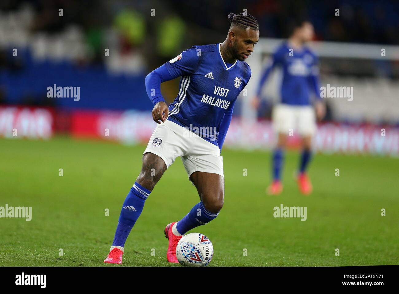 Leandro Bacuna Says Having The Support Of The Fans Makes Football As Cardiff  City Aim To Continue Unbeaten Start - Dai Sport