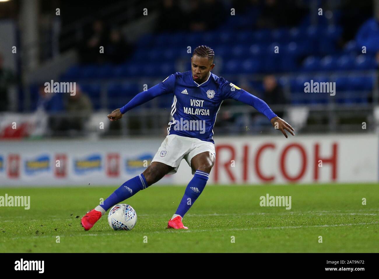Leandro Bacuna Says Having The Support Of The Fans Makes Football As Cardiff  City Aim To Continue Unbeaten Start - Dai Sport