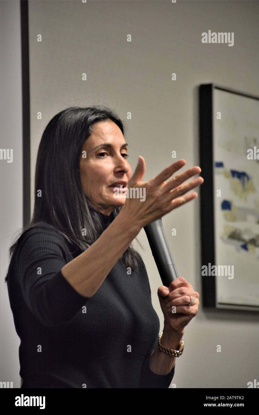 Leslie gilbert hires stock photography and images Alamy