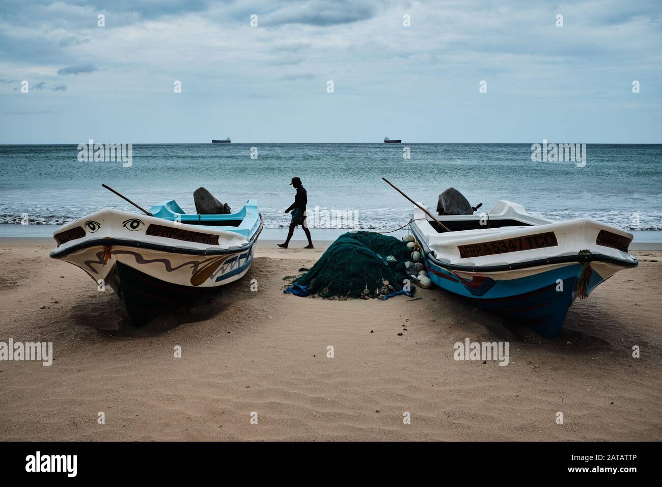 Sri lanka fishing boats hi-res stock photography and images - Page