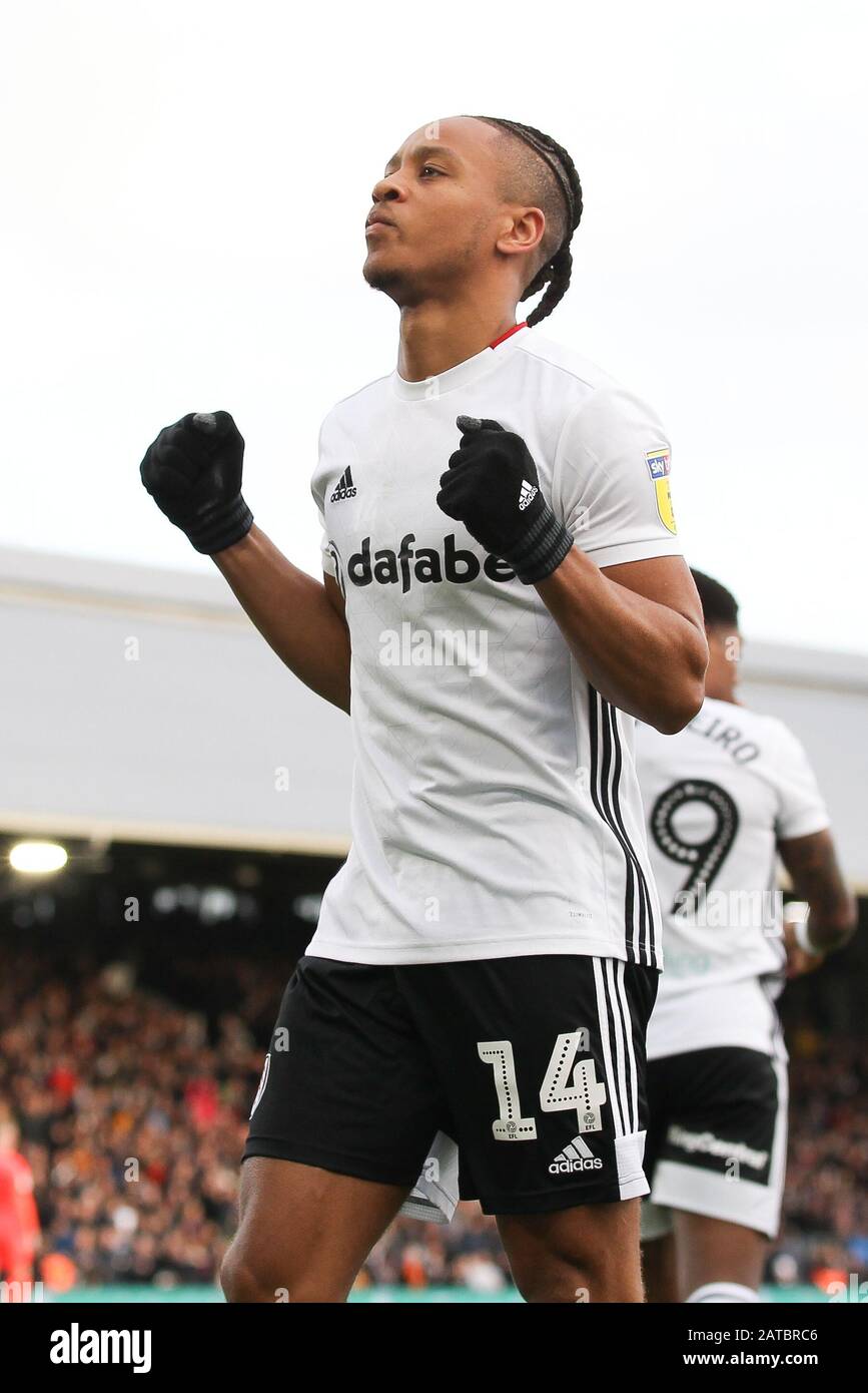 London Uk 01st Feb 2020 Bobby Reid Of Fulham Scores The Opening Goal To Make It 1 0 And Celebrates During The Efl Sky Bet Championship Match Between Fulham And Huddersfield Town At Dagelijks duizenden nieuwe foto's toegevoegd. https www alamy com london uk 01st feb 2020 bobby reid of fulham scores the opening goal to make it 1 0 and celebrates during the efl sky bet championship match between fulham and huddersfield town at craven cottage london england on 1 february 2020 photo by ken sparks editorial use only license required for commercial use no use in betting games or a single clubleagueplayer publications credit uk sports pics ltdalamy live news image342008582 html