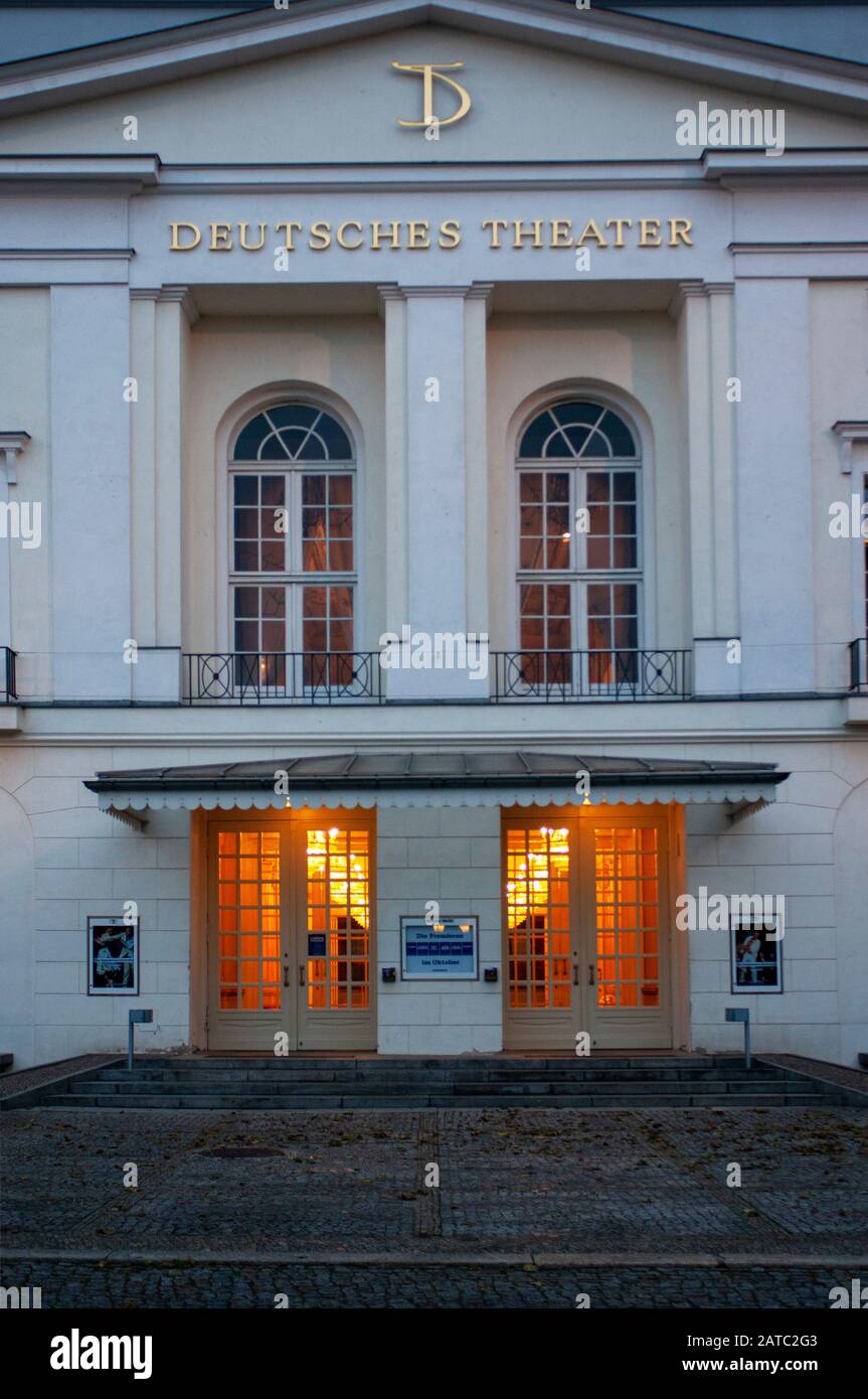 Deutsches Theater Schumannstrasse Mitte Berlin Deutschland Stock deutsches-theater-schumannstrasse-mitte-berlin-deutschland-stock