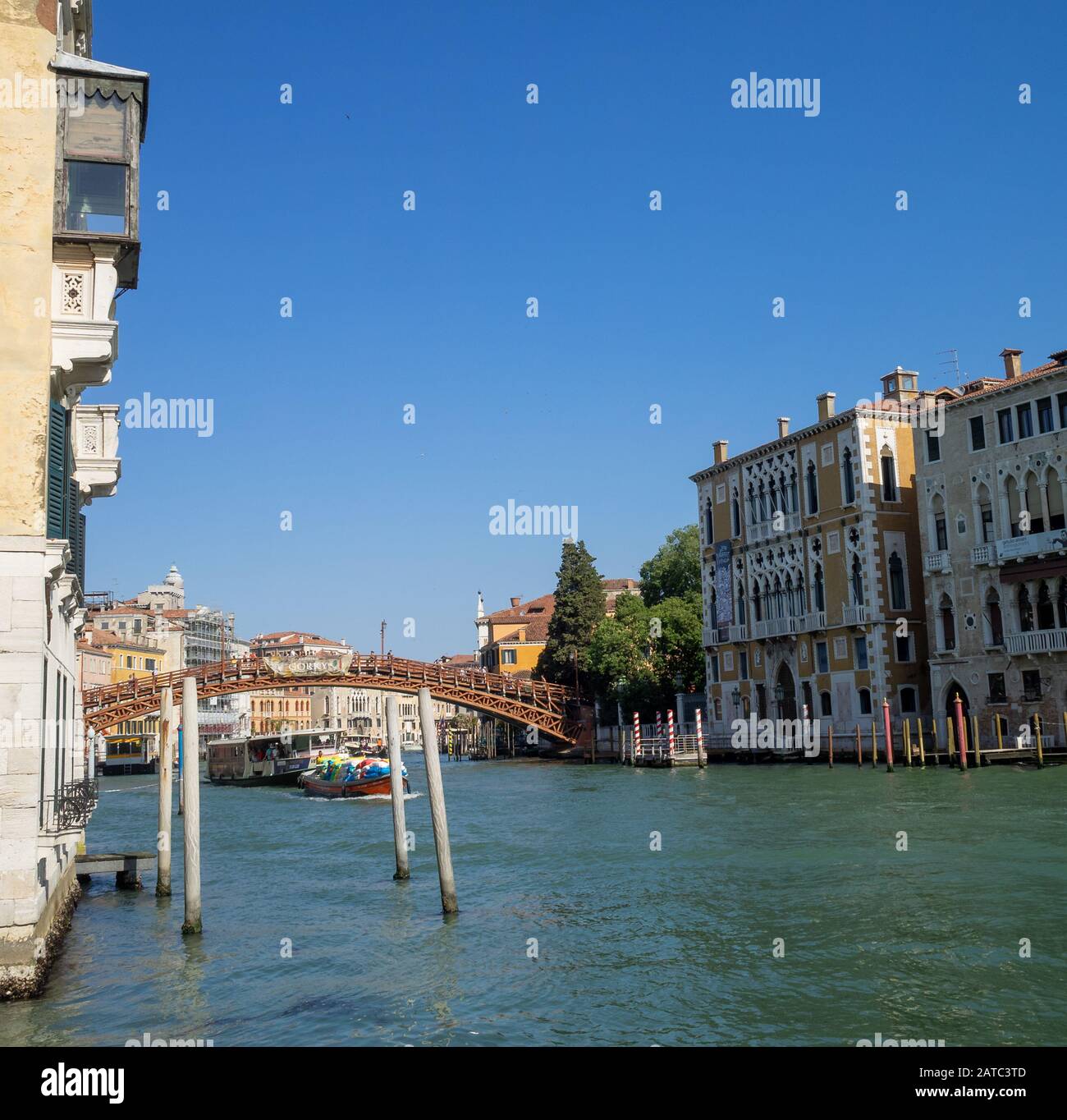 Bridge over canal grande hi-res stock photography and images - Alamy