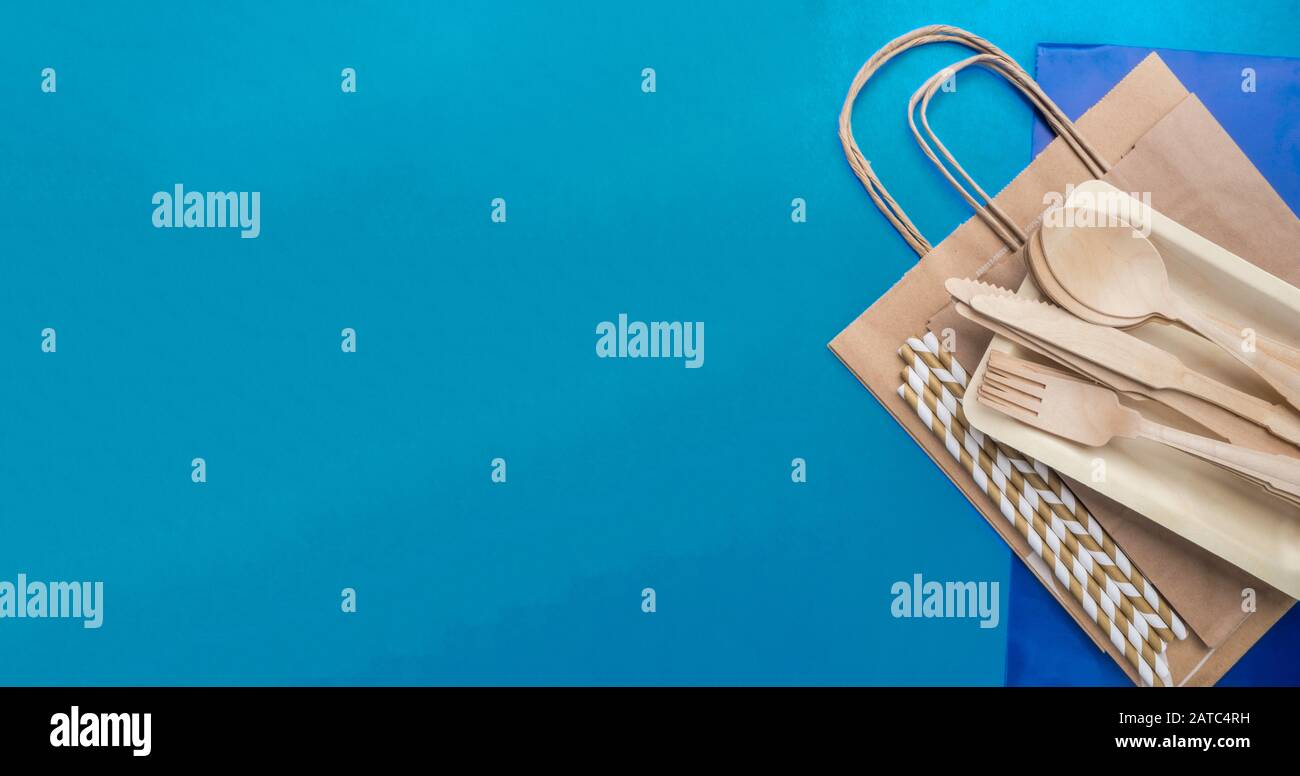 Plastic free set with recycled tableware from wood, bamboo, cutlery