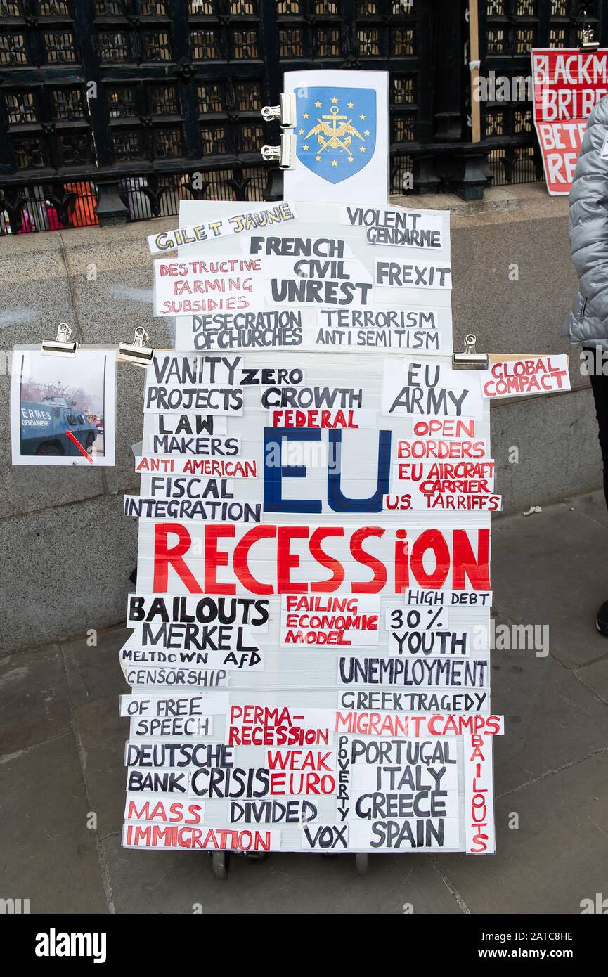 Westminster, London, UK. 1st May, 2019. Brexit Leave EU Recession sign. Credit: Maureen McLean/Alamy Stock Photo