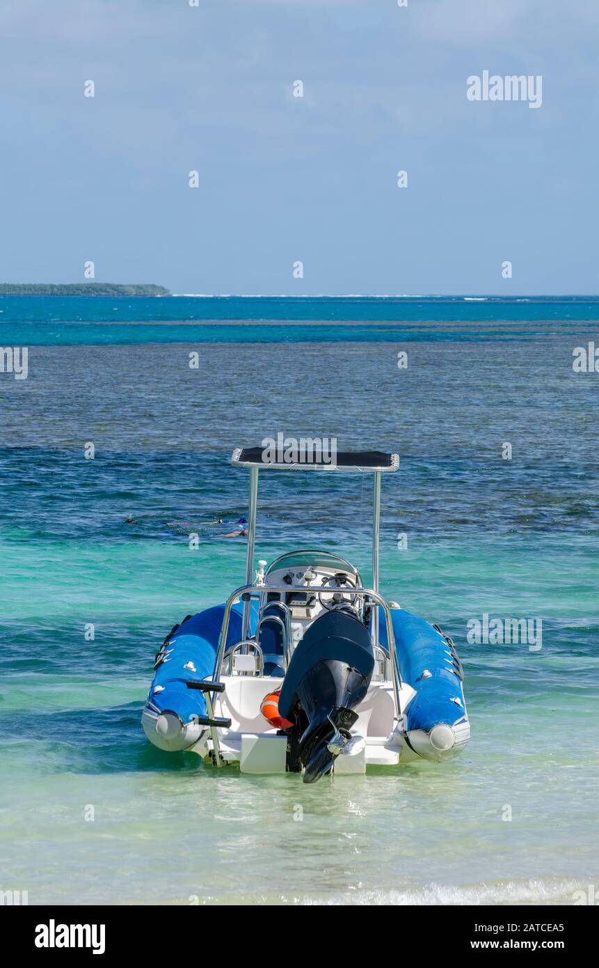 Inflatable boat hi-res stock photography and images - Alamy