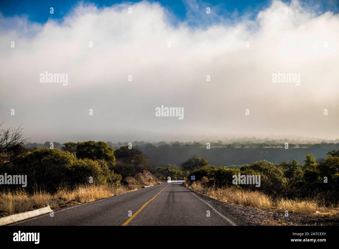 Un paisaje de invierno hi-res stock photography and images - Alamy