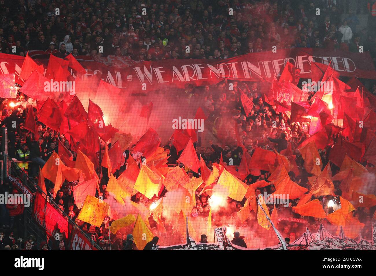 Pyro bengalo bengalos hi-res stock photography and images - Alamy