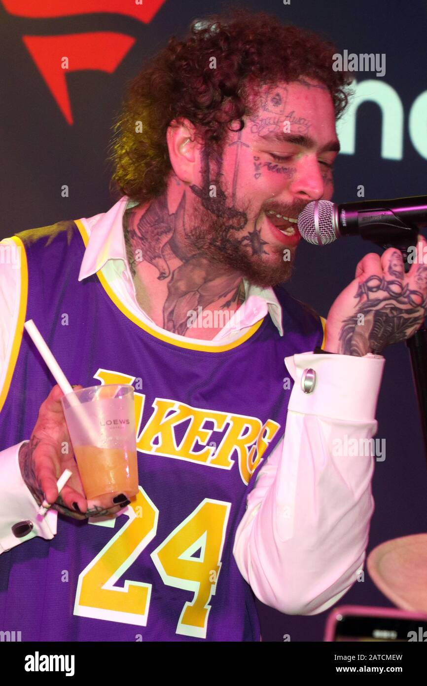 Punch bowl hotel hires stock photography and images Alamy