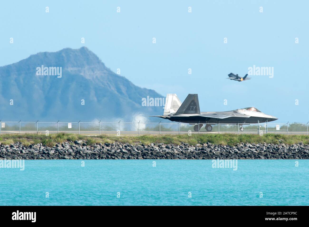 Pacific Raptor Pacific raptor 20 1 hi-res stock photography and images - Alamy
