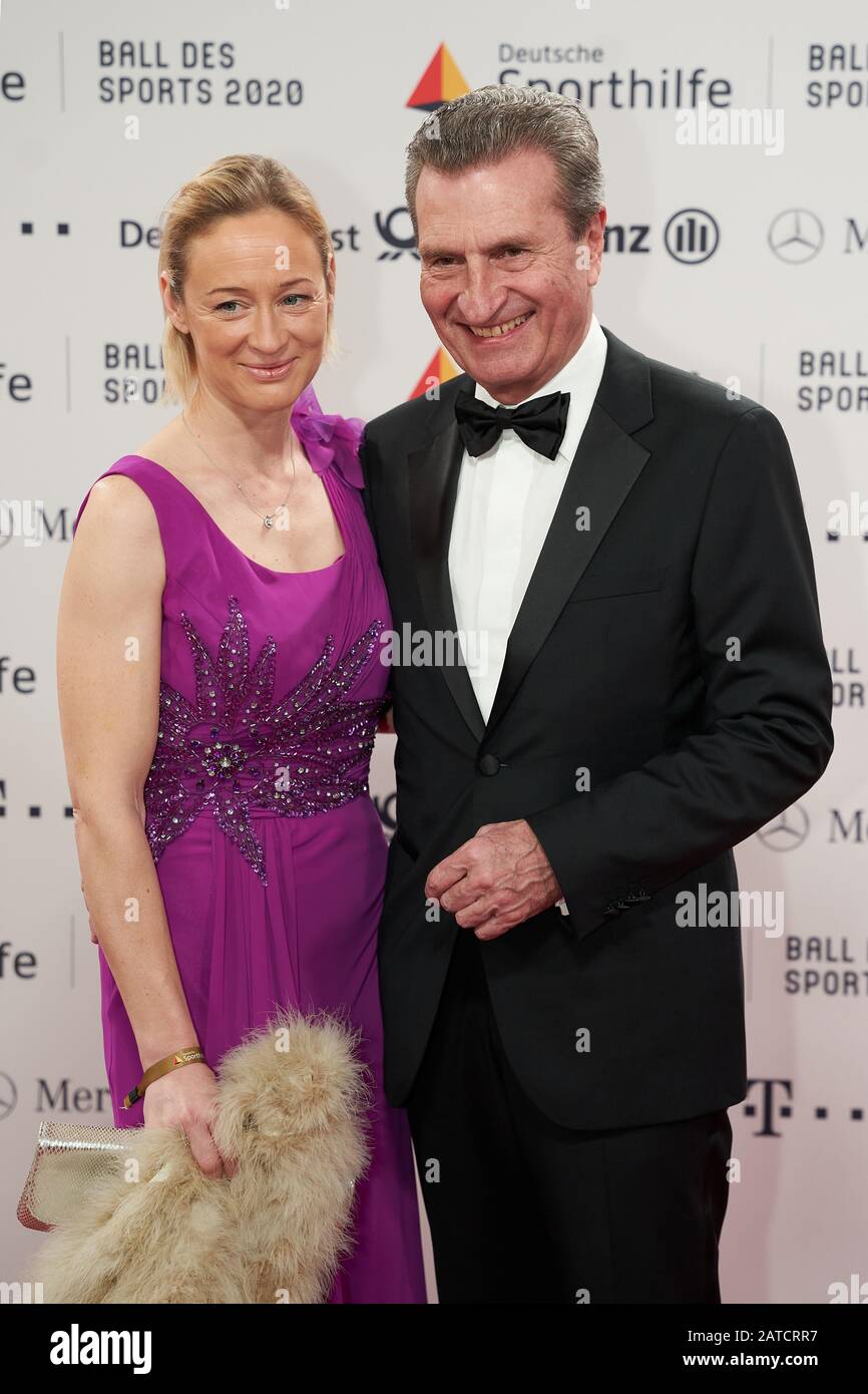 Wiesbaden, Germany. 01st Feb, 2020. Günther Oettinger (CDU) is on the red  carpet at the 50th Ball of Sports with his partner Friederike Beyer. The Ball  des Sports is a charity event