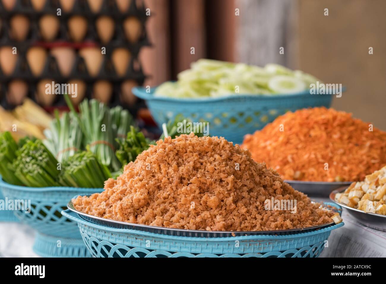 Ingredients for Pad Thai, a popular thai street food Stock Photo - Alamy