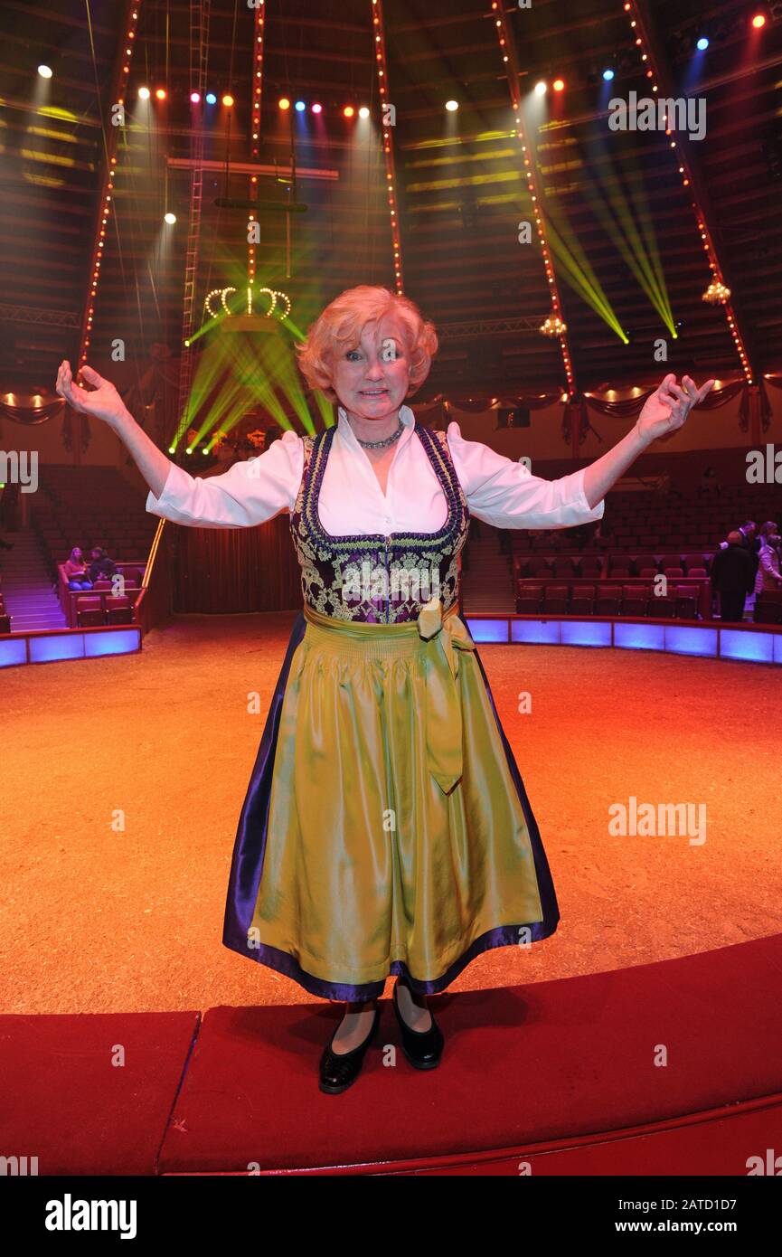 Munich, Germany. 01st Feb, 2020. The singer Margot Hellwig comes to the premiere of the 2nd winter program under the motto 'My Circus - My Krone' at Circus Krone. The programme will run until 29 February 2020. Credit: Ursula Düren/dpa/Alamy Live News Stock Photo
