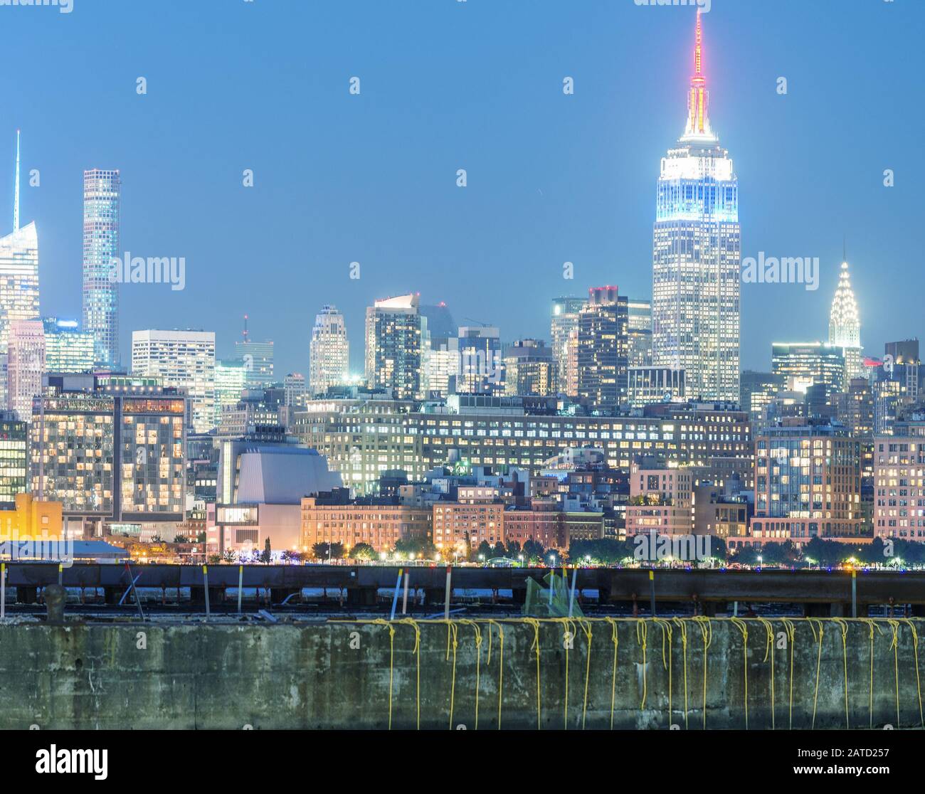 Evening skyline of Manhattan, New York City Stock Photo - Alamy