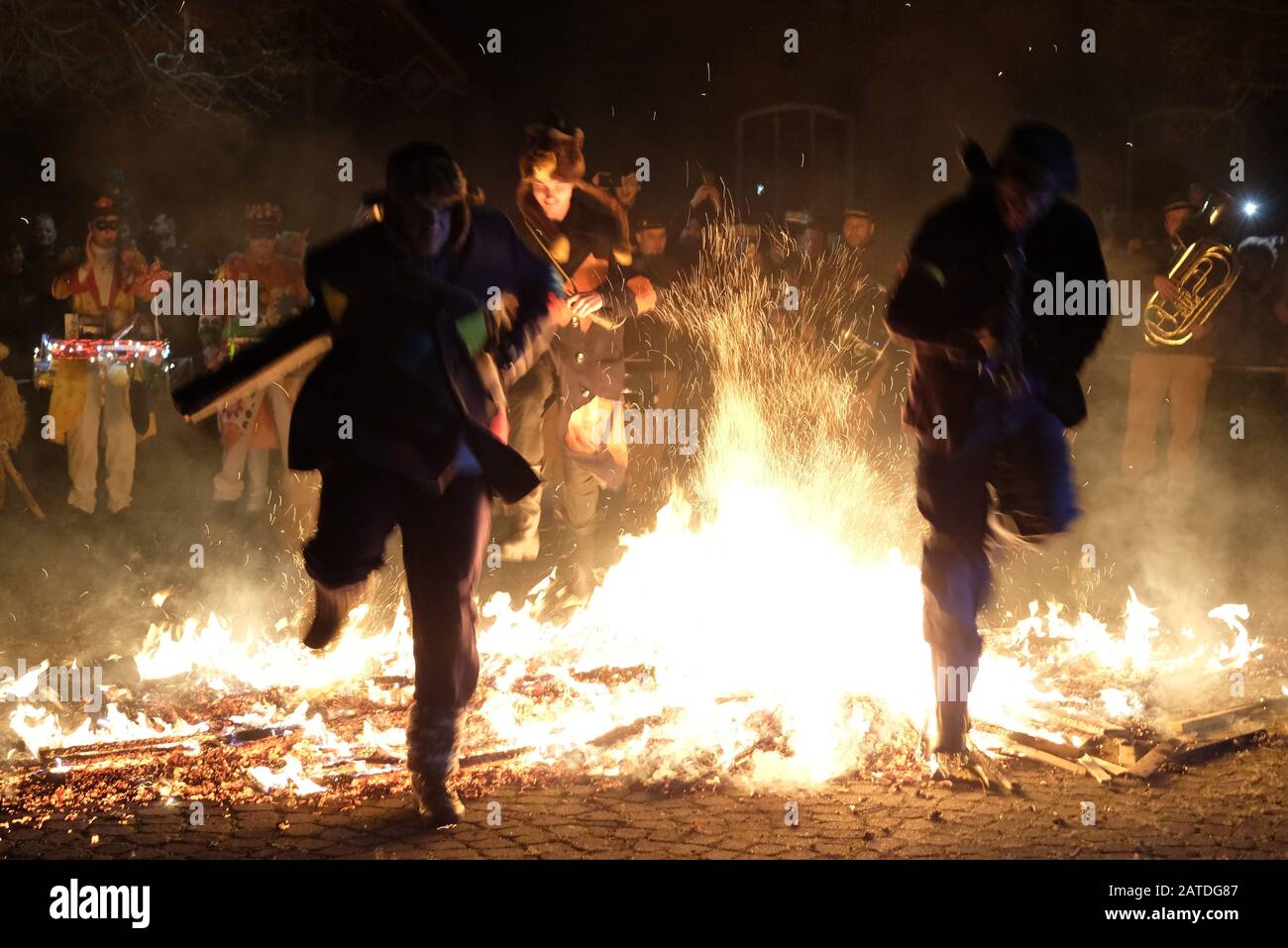 Spergau, Germany. 02nd Feb, 2020. Participants of the Spergauer