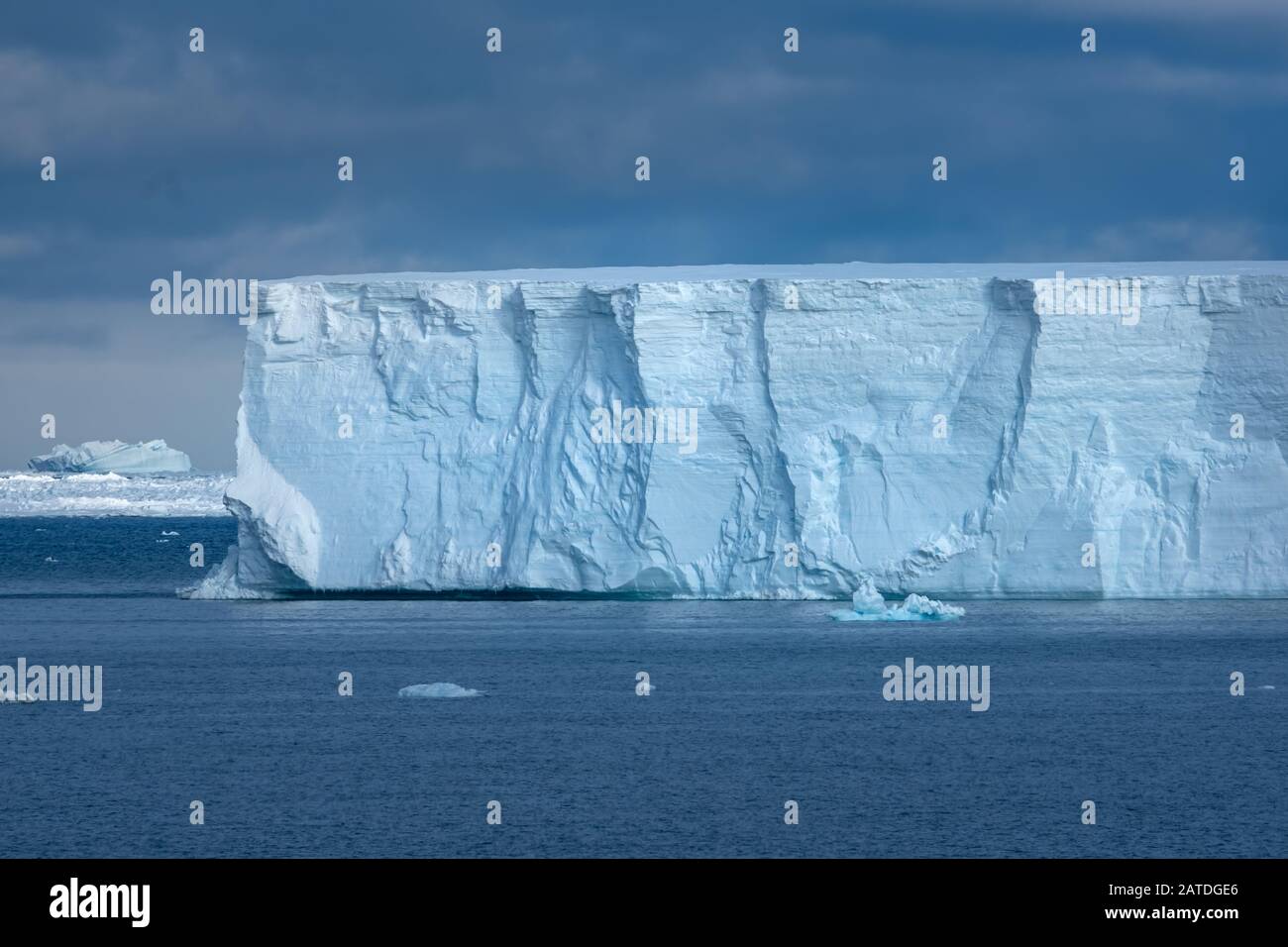Navigating among enormous icebergs, including the largest ever B15
