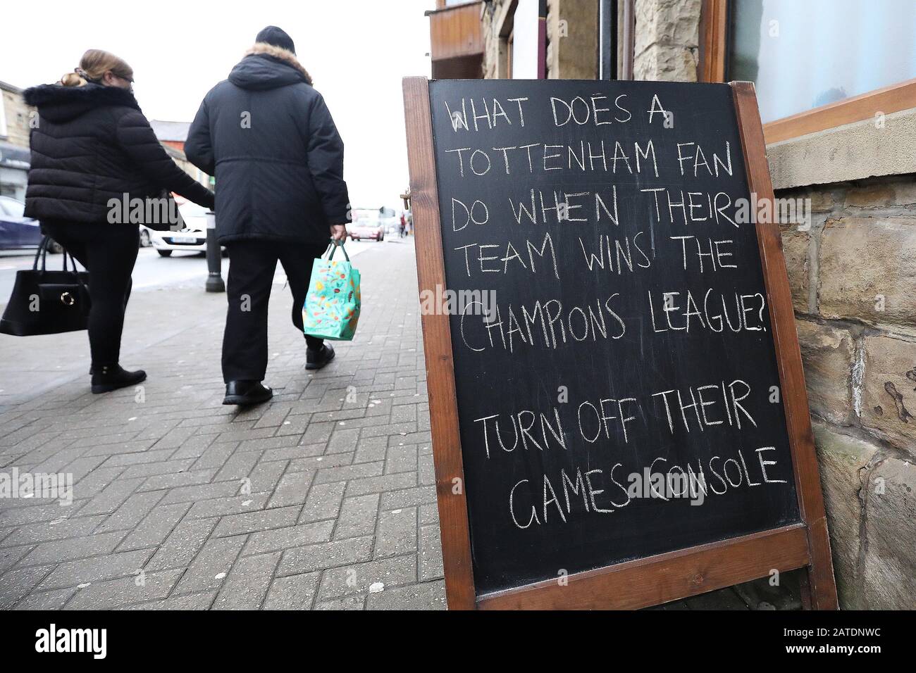 Pub chalkboard jokes hires stock photography and images Alamy