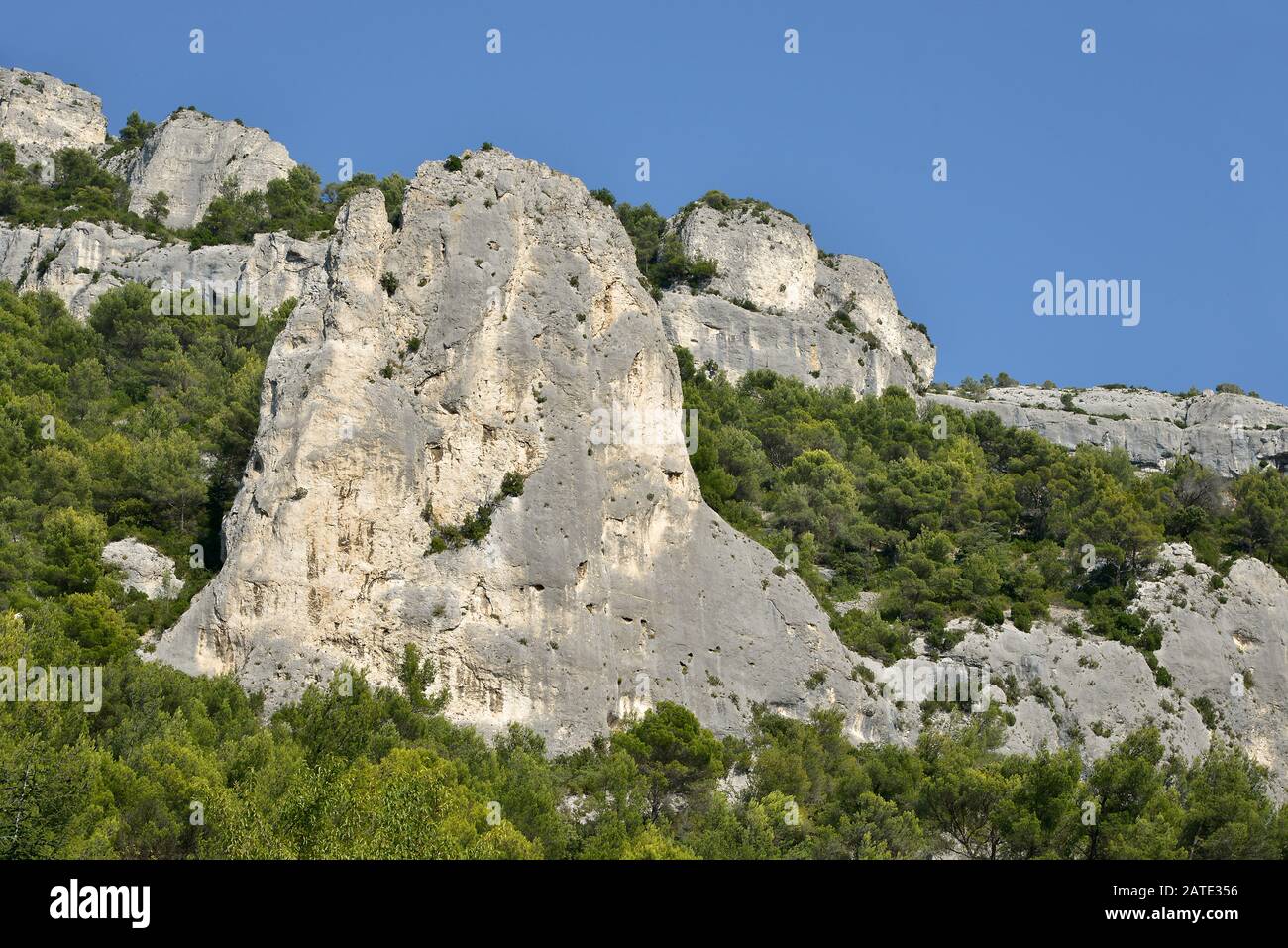 Big rock in the mountain at Fontaine de Vaucluse, a commune within the département of Vaucluse and the région of Provence-Alpes-Côte d'Azur in France Stock Photo