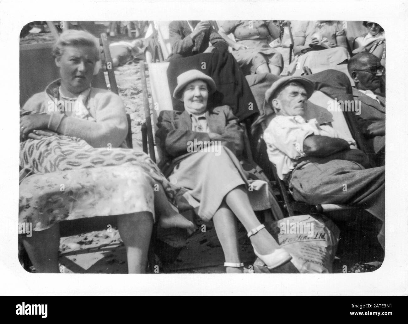 Family Holiday at the Seaside, Summer 1950s Britain Stock Photo