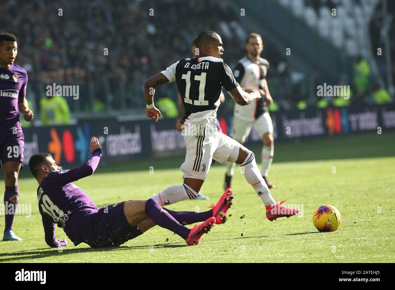 Douglas Costa é apresentado na Juventus: quero ser muito amado