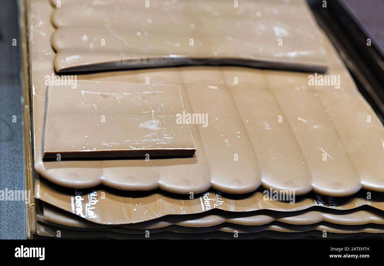 Milk Swiss chocolate bar Zurich Stock Photo Alamy