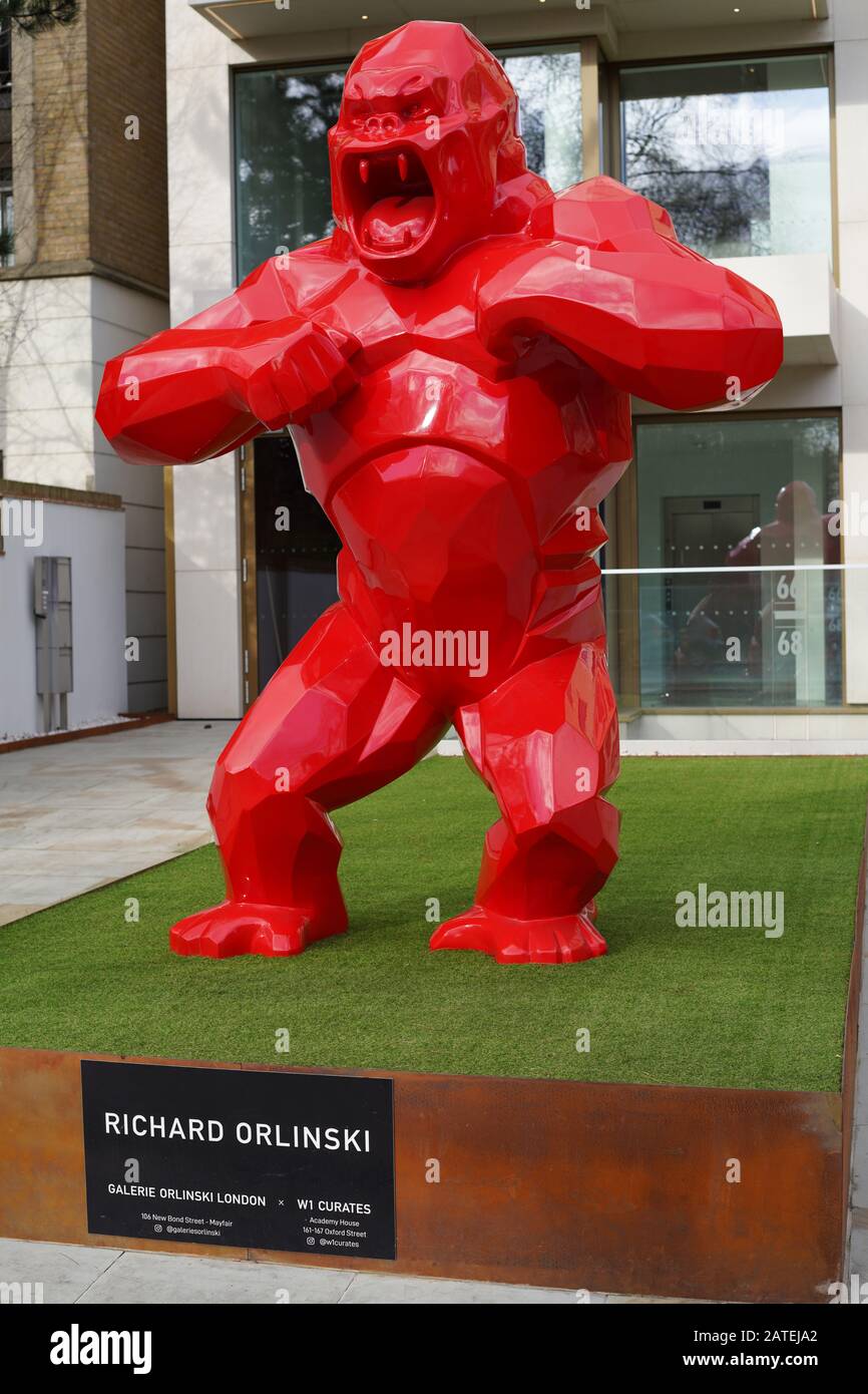 Richard Orlinski Wild Kong Statue. Red Wild Kong Sculpture outside a London gallery. Stock Photo