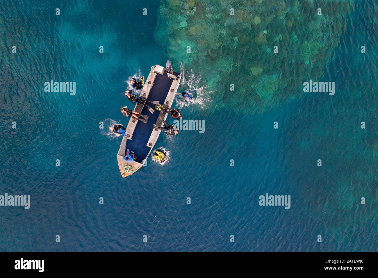 Solomon islands aerial view of boat hi-res stock photography and images ...